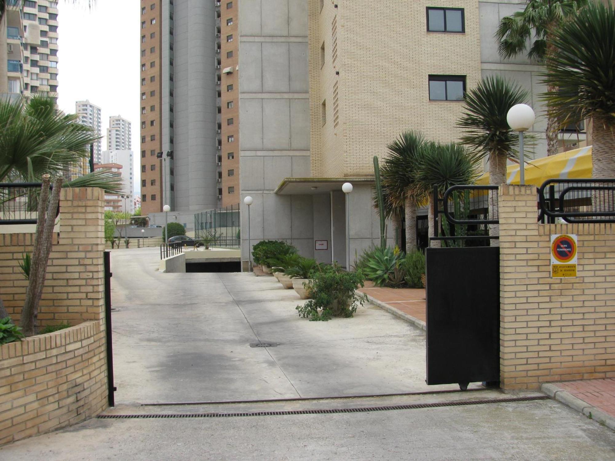 Apartamentos Torre Ipanema Бенидорм Екстериор снимка