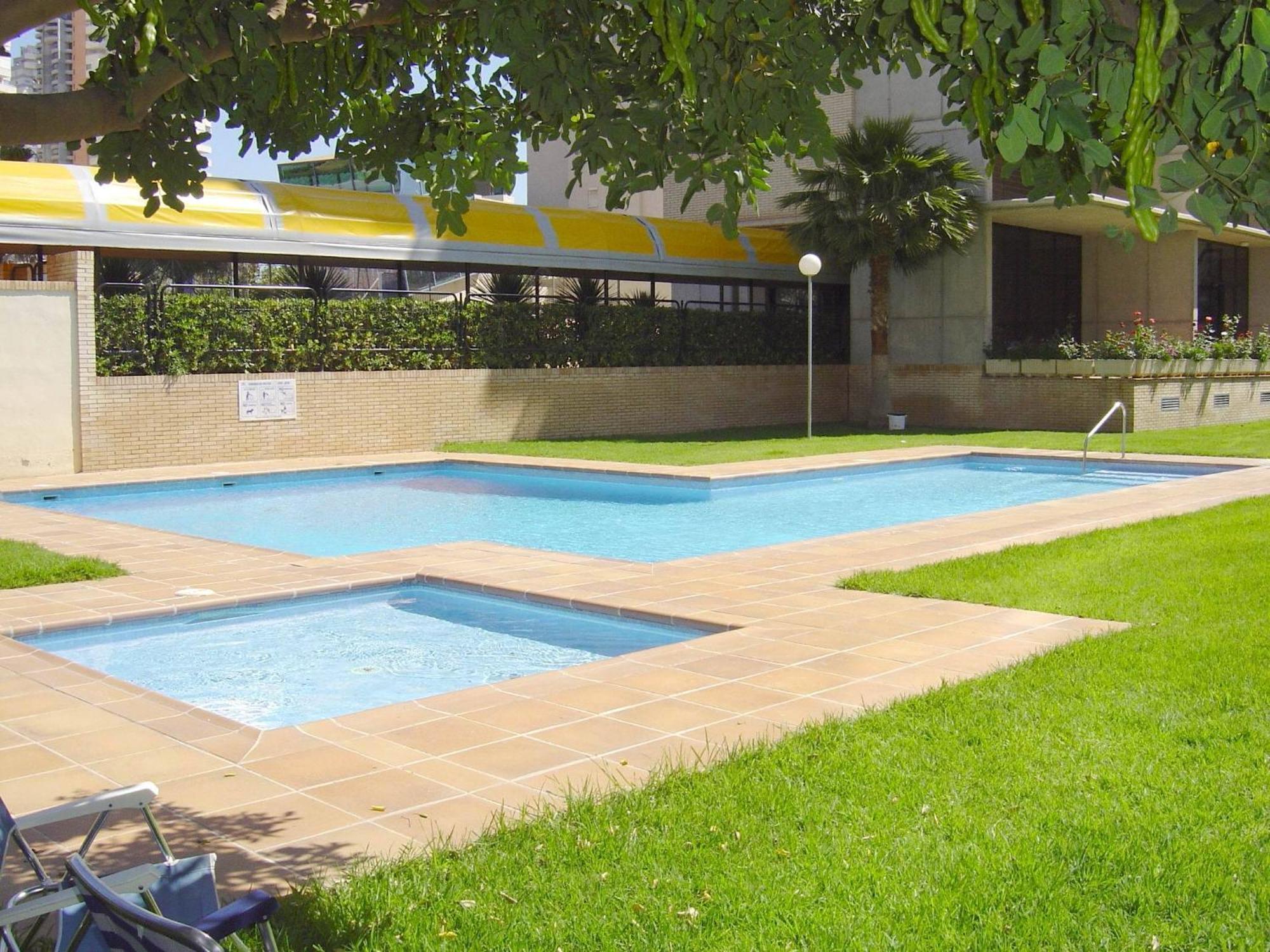 Apartamentos Torre Ipanema Бенидорм Екстериор снимка