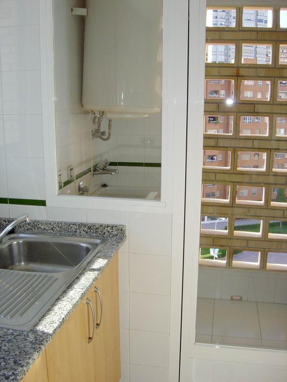 Apartamentos Torre Ipanema Бенидорм Стая снимка